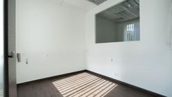 Burlington Square (D7), Office #586011371